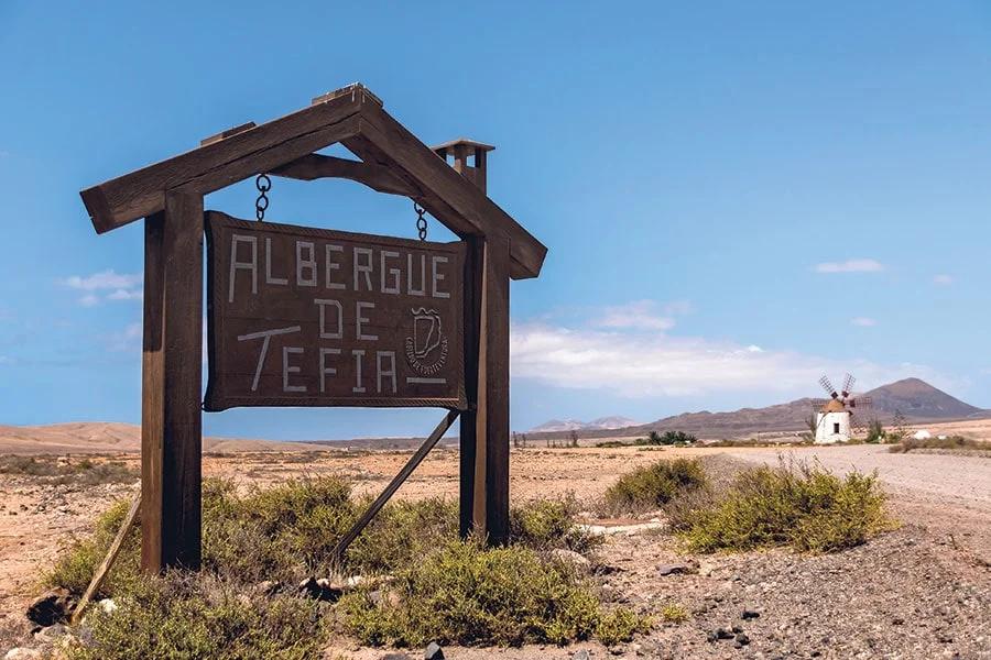 Imagen destacada del artículo: Albergue de Tefía: Aventura y Naturaleza para Familias en Fuerteventura