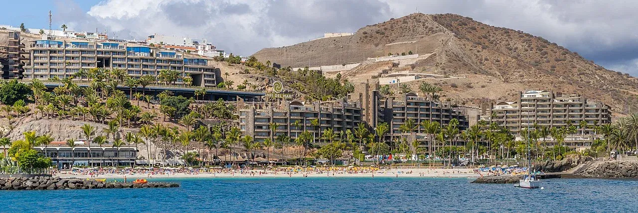 Visita el artículo Anfi del Mar: El Caribe en Miniatura de Gran Canaria Imagen destacada para el artículo: Anfi del Mar: El Caribe en Miniatura de Gran Canaria