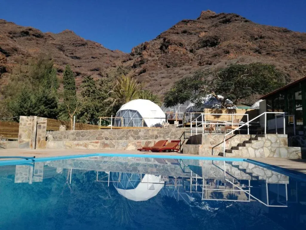 Eco Domo en Blue Ocean Camp con vista al mar y montañas