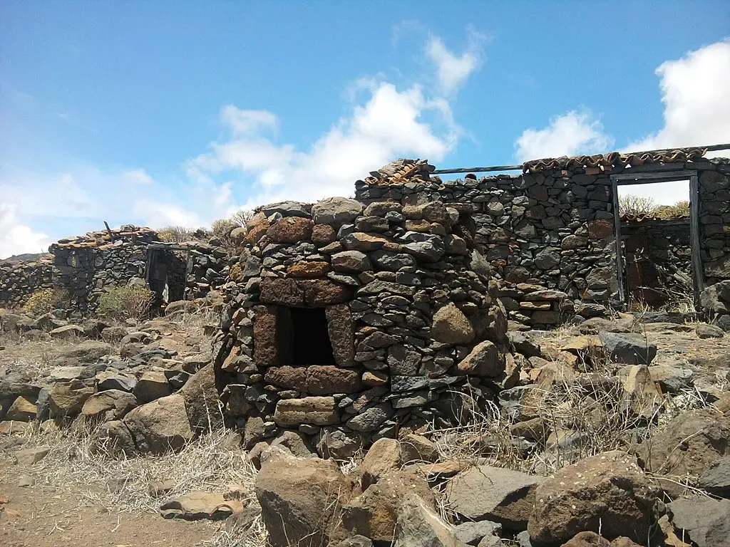 Acogedora casa rural de piedra con jardín y vistas a las montañas en La Gomera