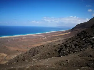 Imagen de Vistas panorámicas de la playa de Cofete desde el Mirador Degollada Agua Oveja
