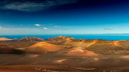 Imagen destacada para el artículo: Parque Nacional de Timanfaya: Explorar el Corazón Volcánico de Lanzarote