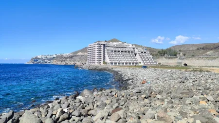 Imagen destacada para el artículo: Playa de Balito: Un Rincón Escondido en la Costa de Mogán, Gran Canaria