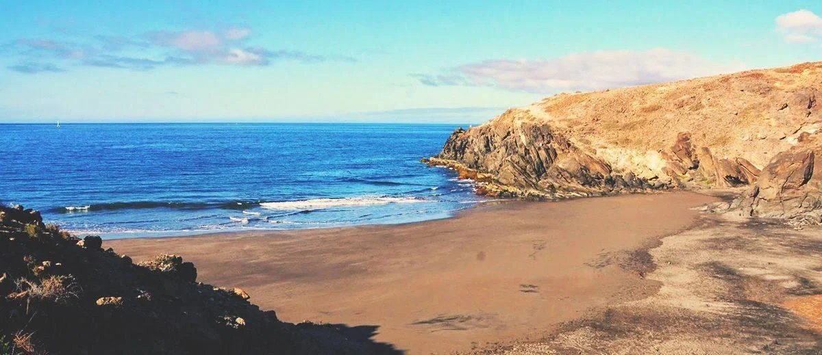 Imagen destacada del artículo: Playa de las Mujeres: Un Refugio Tranquilo en Gran Canaria