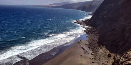 Imagen destacada para el artículo: Faneroque: Mi playa secreta al final del camino en Gran Canaria