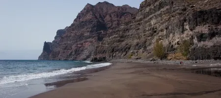 Imagen destacada para el artículo: Playa de Güigüi: Descubre el Secreto Mejor Guardado de Gran Canaria