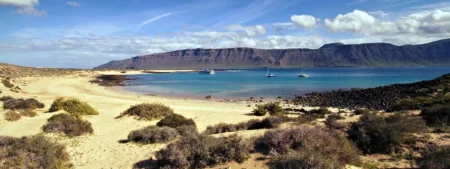 Imagen destacada para el artículo: La Francesa: mi rincón para parar el tiempo en La Graciosa