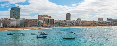Imagen destacada para el artículo: Las Canteras no es una playa, es el corazón de la ciudad