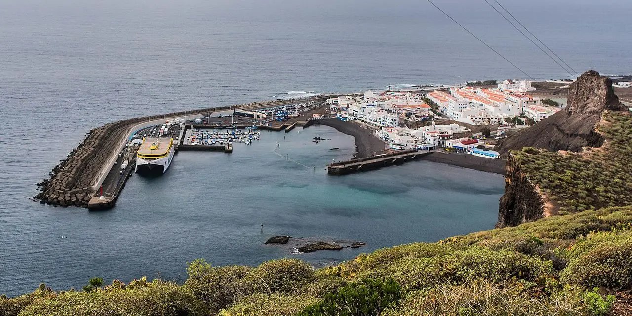 Imagen destacada del artículo: El Muelle de Agaete: Mi Rincón Favorito del Norte