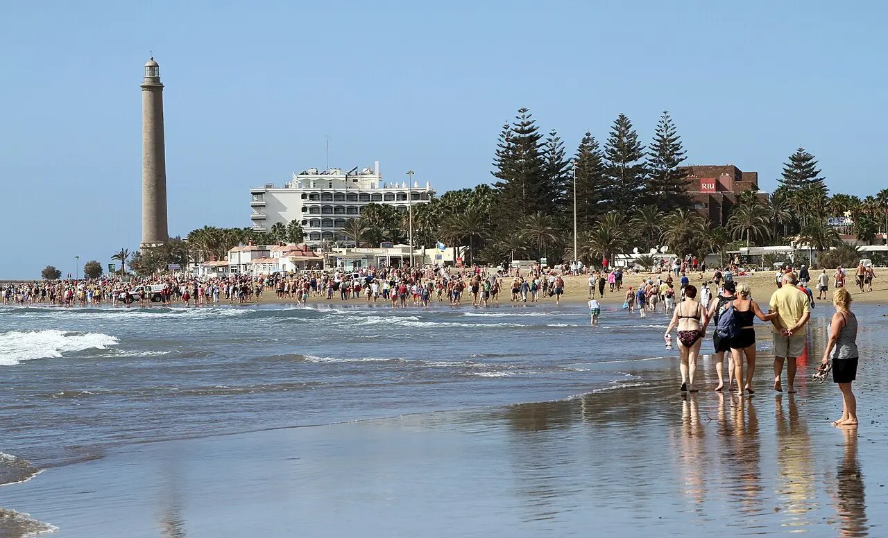 Imagen destacada del artículo: Playas de Gran Canaria: Descubre las Mejores de Sur a Norte