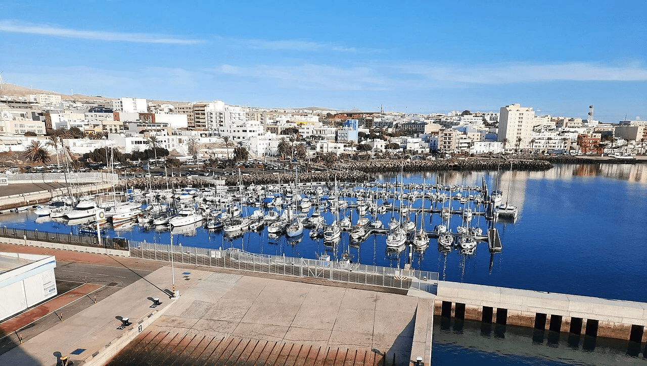 Imagen destacada del artículo: Qué ver en Puerto del Rosario: Secretos y Esencia de la Capital Majorera