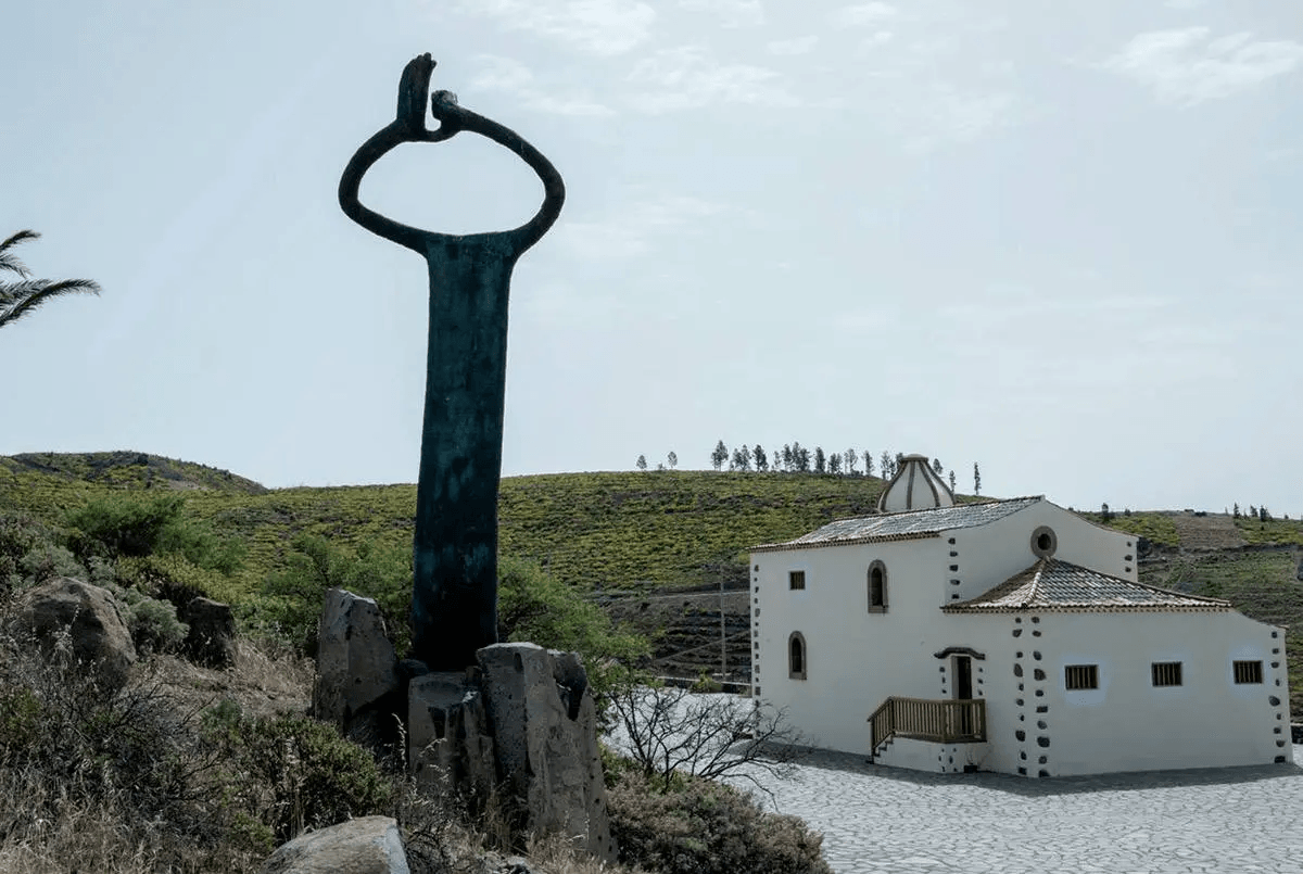 Imagen destacada del artículo: Silbo Gomero: El Eco Ancestral que Desafía al Tiempo y la Distancia
